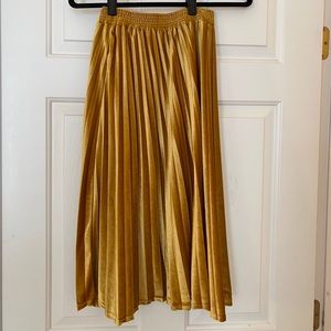 Gold velvet skirt